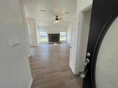 Main picture of 202 Tomahawk Dr