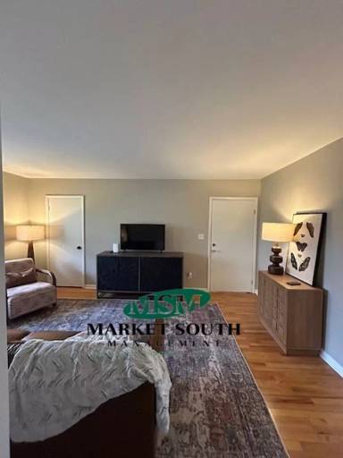 Main picture of 601 E 53rd St
