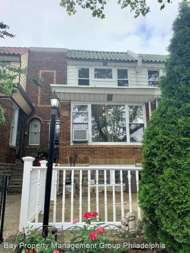 Main picture of 5318 Sylvester St