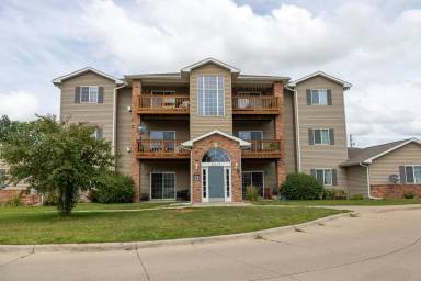 Main picture of 2614 Triple Crown Ln