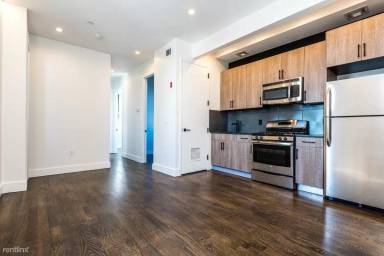 Main picture of 415 Suydam St