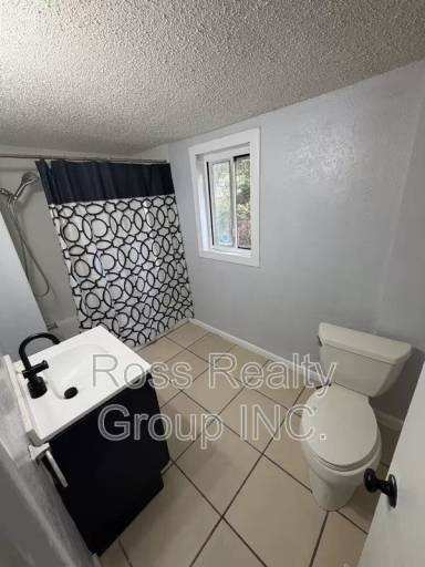 Main picture of 1328 Moore St