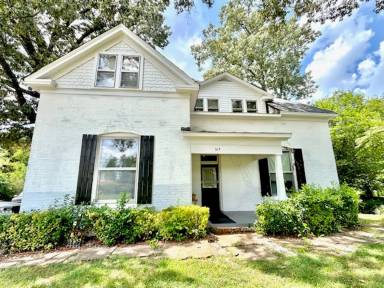 Main picture of 615 Memorial Dr SW