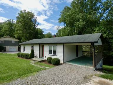 Main picture of 326 Pearson Dr