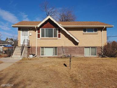 Main picture of 9811 Lowry Pl