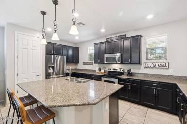 Main picture of 2900 S Washington St