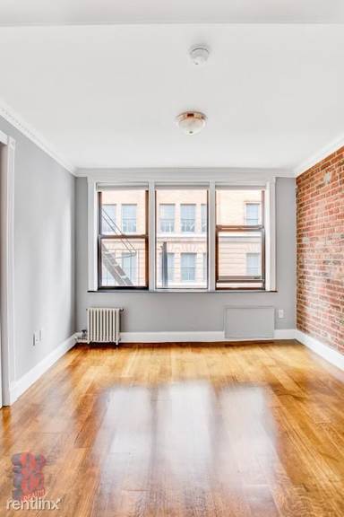 Main picture of 145 E 26th St