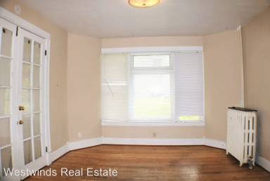 Main picture of 401 S Lucas St