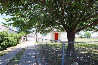 Main picture of 115 SE 40th Ave