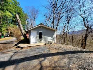 Main picture of 260 Acres Rd