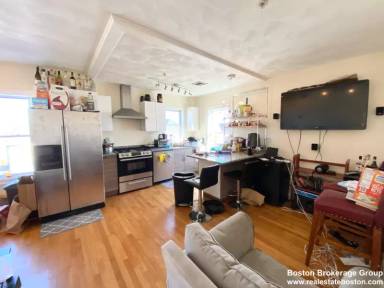 Main picture of 128 Hillside St