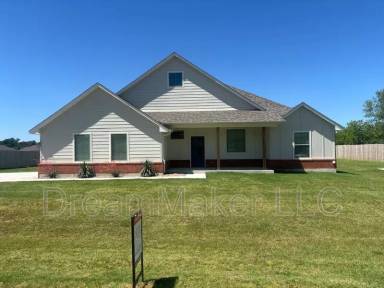 Main picture of 737 Apple Blossom Way
