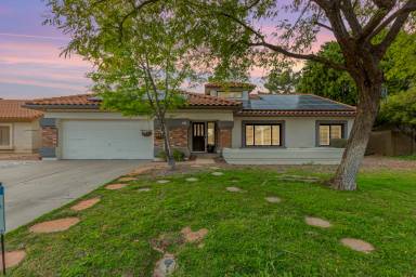 Main picture of 102 S Riata Dr