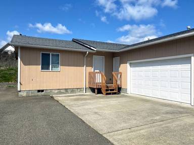 Main picture of 113 Nehalem Loop