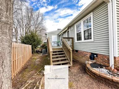 Main picture of 701 Lamboil St