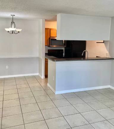 Main picture of 302 Lake Parsons Grn