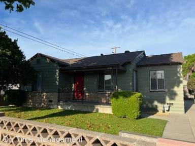 Main picture of 5938 Blackthorne Ave