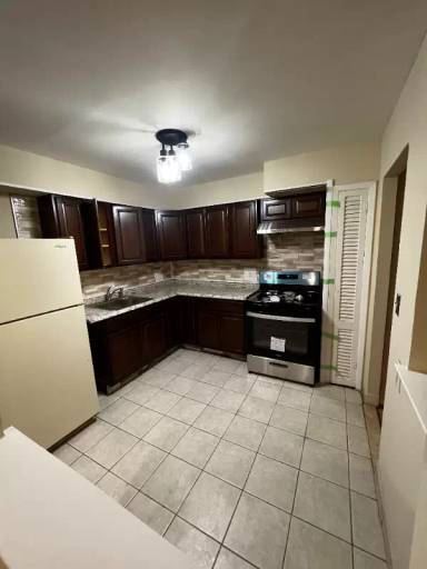 Main picture of 1062 E 81st St