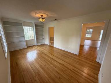 Main picture of 821 W Mallory St
