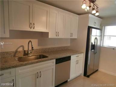 Main picture of 13882 SW 90th Ave