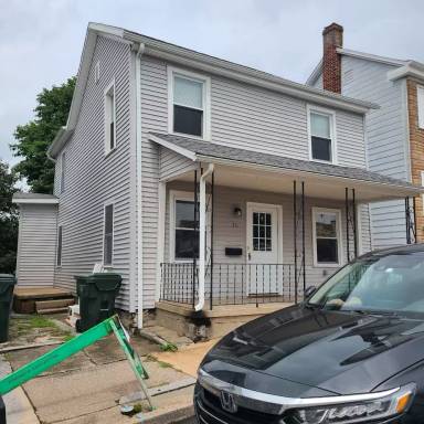 Main picture of 211 E High St