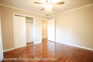 Main picture of 610 E 5th St