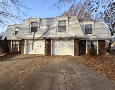 Main picture of 602 NE Magellan Ave