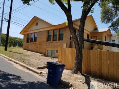 Main picture of 806 E Dean Keeton St