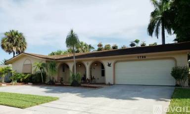 Main picture of 1798 W Camino Real