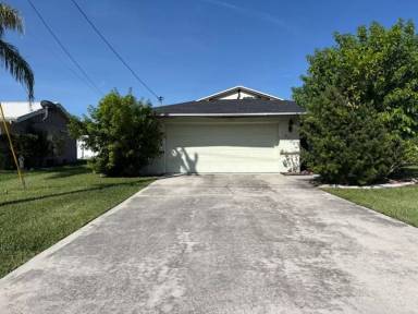 Main picture of 3720 Country Club Blvd