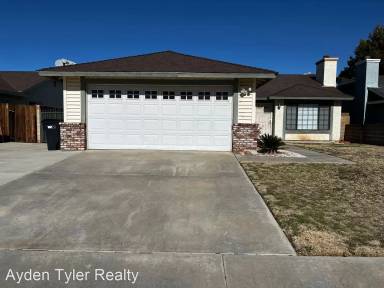 Main picture of 545 E Avenue J9