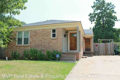 Main picture of 900 E Rose Dr