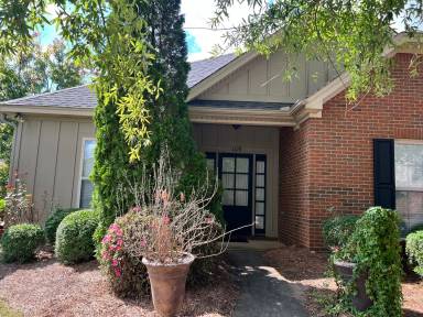 Main picture of Gardens at Gatewood