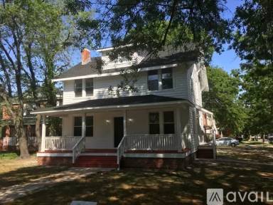 Main picture of 2702 Bowdens Ferry Rd