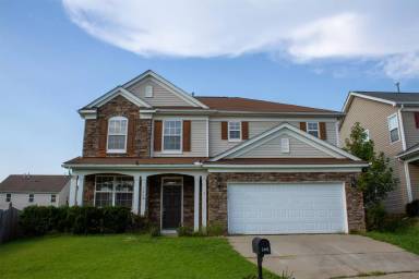 Main picture of 340 Larktree Ln