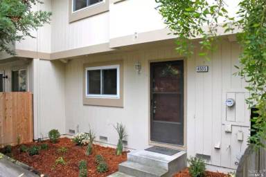 Main picture of 4501 Harbor Ln