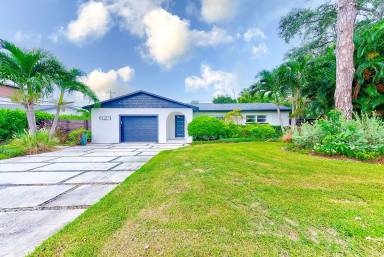 Main picture of 623 Cordova Blvd NE