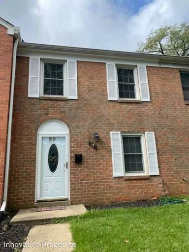 Main picture of 17 Dorchester Dr