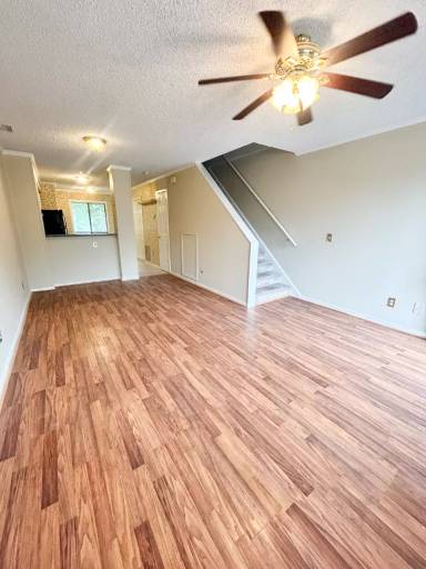 Main picture of 19 Canterbury Ct