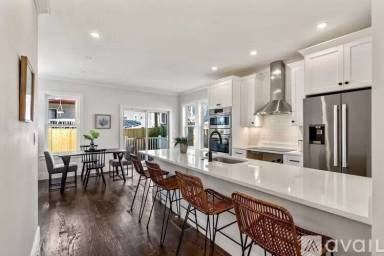 Main picture of 14 Porter St