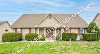 Main picture of 708 SW 36th Street Ter