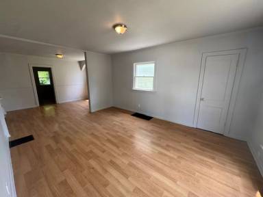 Main picture of 3029 Warsaw St