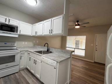 Main picture of 2120 Pearl St