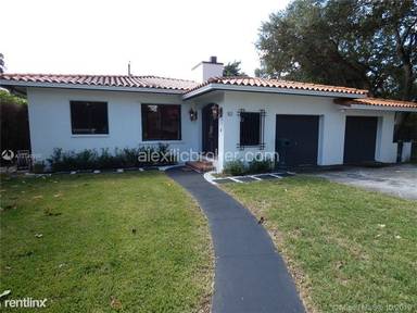 Main picture of 52 Alcantarra Ave