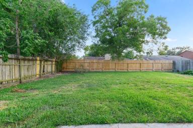 Main picture of 18067 Garden Manor Dr