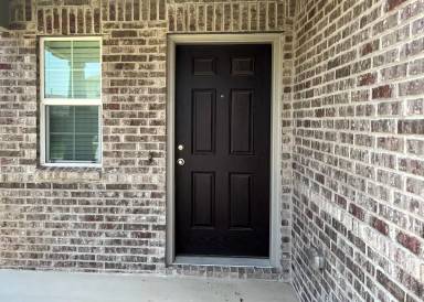 Main picture of 14020 Earlham St