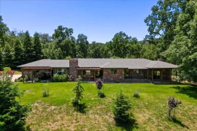 Main picture of 15320 Chisum Trl