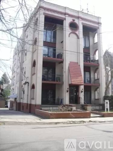 Main picture of 833 Mifflin Ave