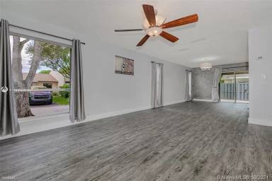 Main picture of 12561 SW 119th Ter