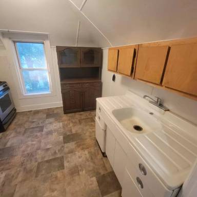 Main picture of 119 Elm St